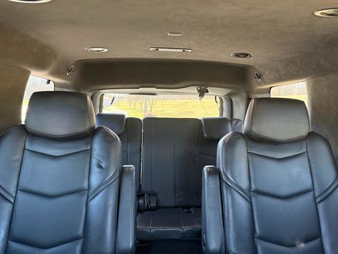 Used 2015 Cadillac Escalade Platinum image 25