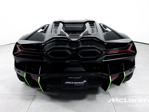 Used 2024 Lamborghini Revuelto AWD/4WD image 9
