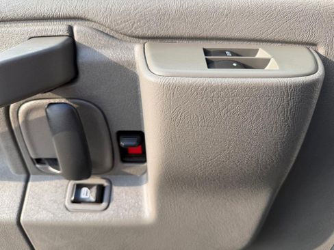 Used 2019 Chevrolet Express 2500 image 26