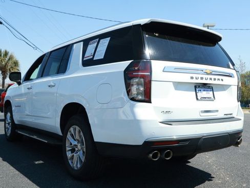 Used 2023 Chevrolet Suburban Premier image 8