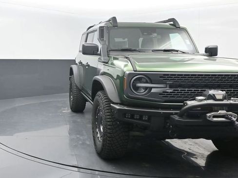 Used 2023 Ford Bronco Everglades image 2