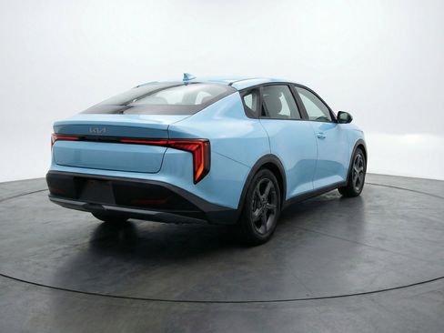 Used 2025 Kia K4 LXS image 9