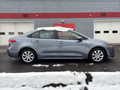 Certified 2025 Toyota Corolla LE image 3