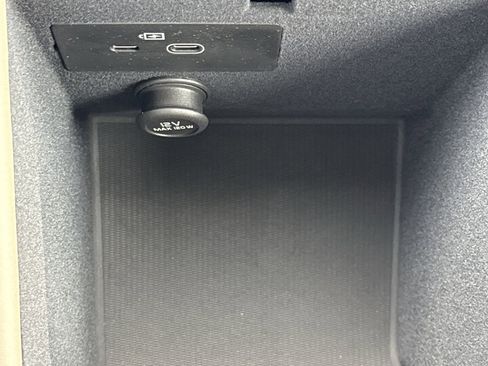 New 2026 Volvo XC90 B5 Plus w/ Protection Package image 33