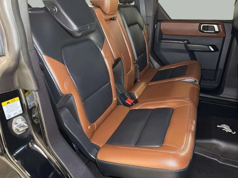 Used 2024 Ford Bronco Outer Banks AWD/4WD image 26