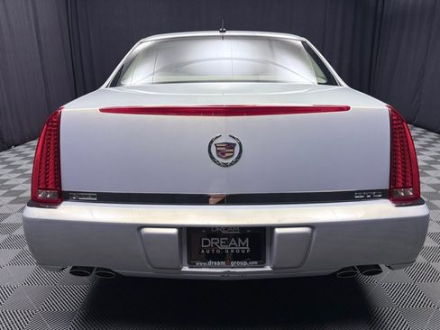 Used 2007 Cadillac DTS w/ Trunk Convenience Package FWD image 5