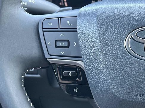 Used 2026 Toyota Camry SE FWD image 28