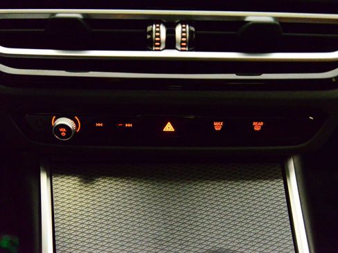 Used 2023 BMW M3 Sedan w/ Executive Package image 30