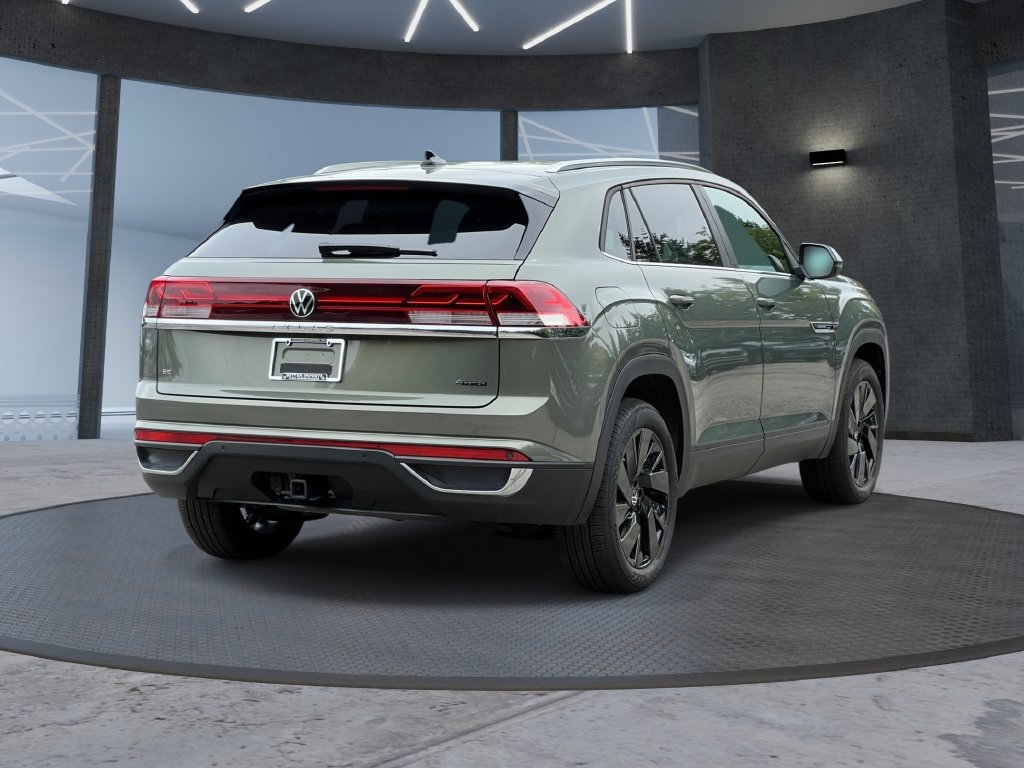 Used 2026 Volkswagen Atlas Cross Sport SE w/ Panoramic Sunroof Package AWD/4WD image 4