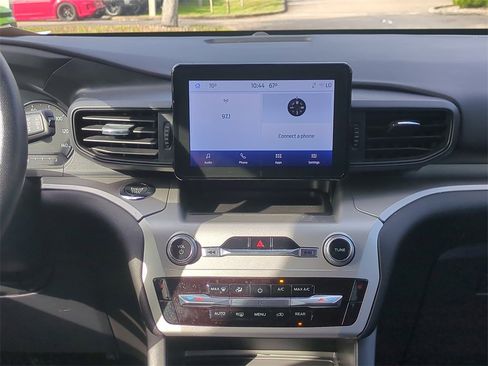 Used 2022 Ford Explorer XLT w/ Class IV Trailer Tow Package image 20