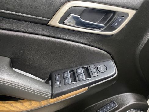 Used 2019 GMC Yukon Denali w/ Denali Ultimate Package AWD/4WD image 18