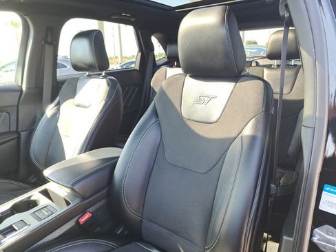 Certified 2021 Ford Edge ST w/ Equipment Group 401A image 18