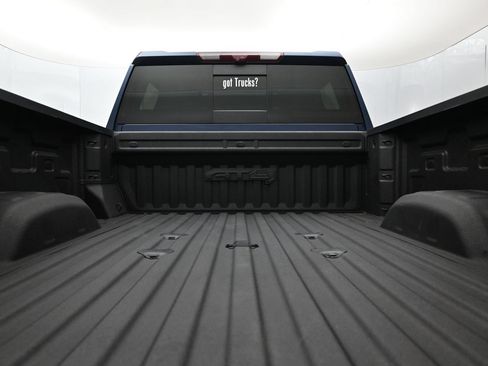 Used 2022 GMC Sierra 2500 AT4 w/ AT4 Premium Plus Package AWD/4WD image 7