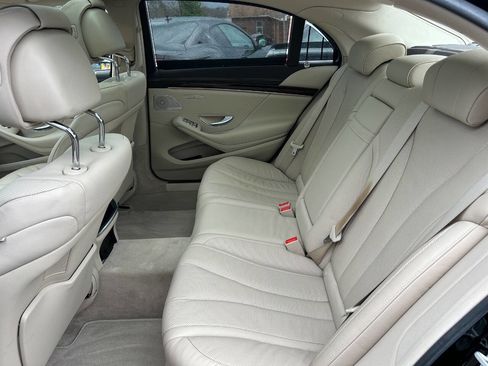 Used 2014 Mercedes-Benz S 550 Sedan w/ Premium 1 Package image 16
