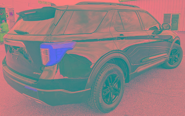 Certified 2023 Ford Explorer XLT w/ Equipment Group 202A AWD/4WD image 3