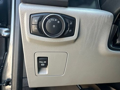 Used 2018 Ford F150 XLT AWD/4WD image 12