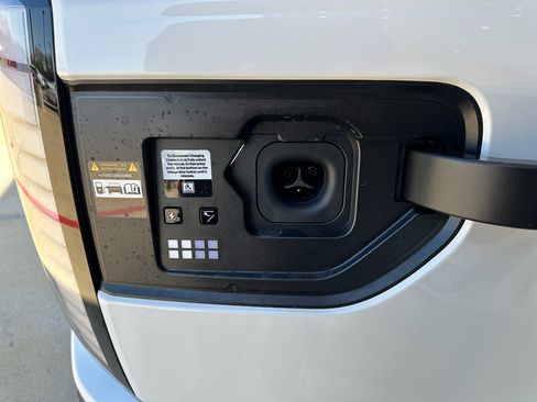 New 2026 Hyundai Ioniq 9 SEL w/ Tow & Go Package image 33