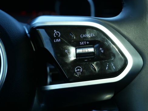 Certified 2025 Jaguar F-PACE R-Dynamic S AWD/4WD image 25