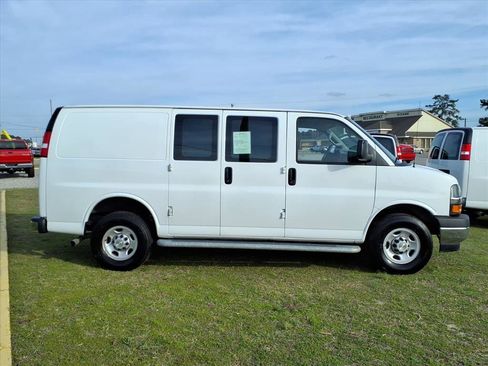 Used 2024 Chevrolet Express 2500 Work Van w/ Driver Convenience Package image 2