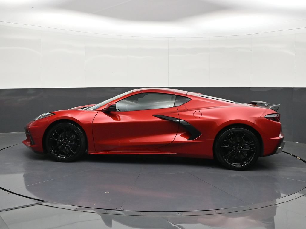 Used 2024 Chevrolet Corvette Stingray Coupe RWD image 2