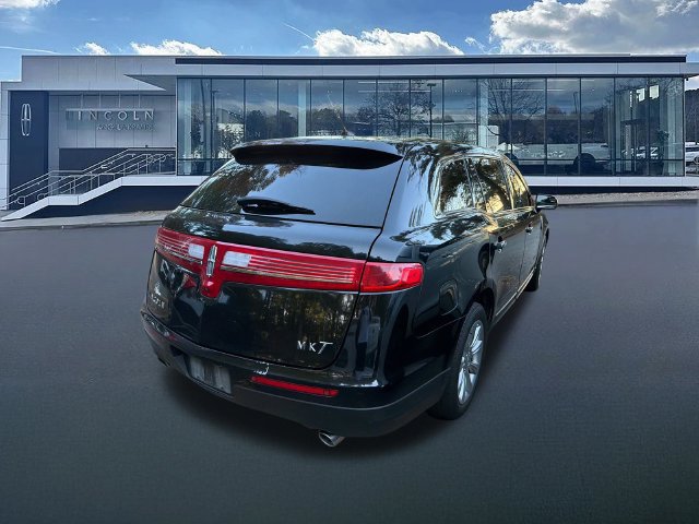 Used 2016 Lincoln MKT FWD image 7