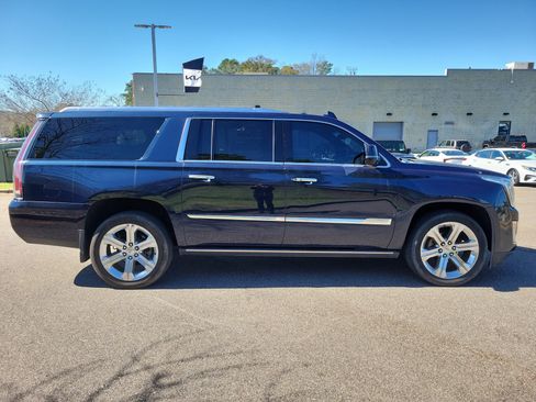 Used 2018 Cadillac Escalade ESV Platinum AWD/4WD image 6
