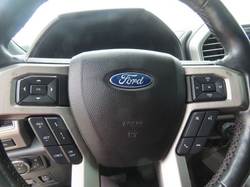 Used 2018 Ford F150 Platinum w/ Equipment Group 701A Luxury AWD/4WD image 28