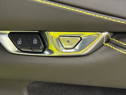 Used 2024 Chevrolet Corvette Stingray Premium Cpe w/ Z51 Performance Package RWD image 27