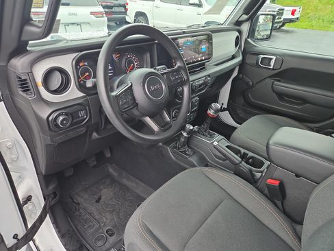 Used 2024 Jeep Wrangler Sport AWD/4WD image 16