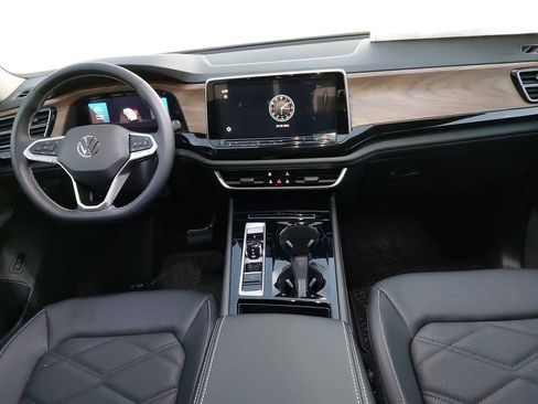 New 2026 Volkswagen Atlas SE image 9