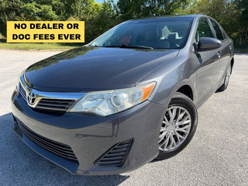 Used 2014 Toyota Camry FWD image 1
