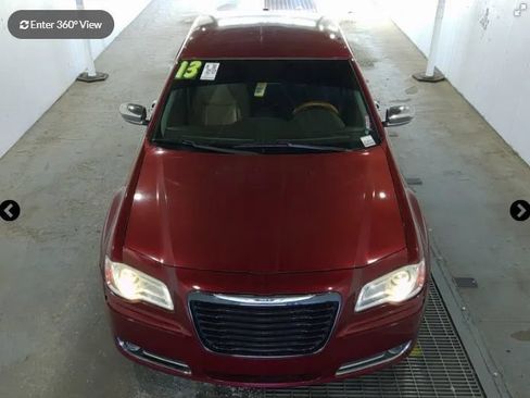 Used 2014 Chrysler 300 C RWD image 2