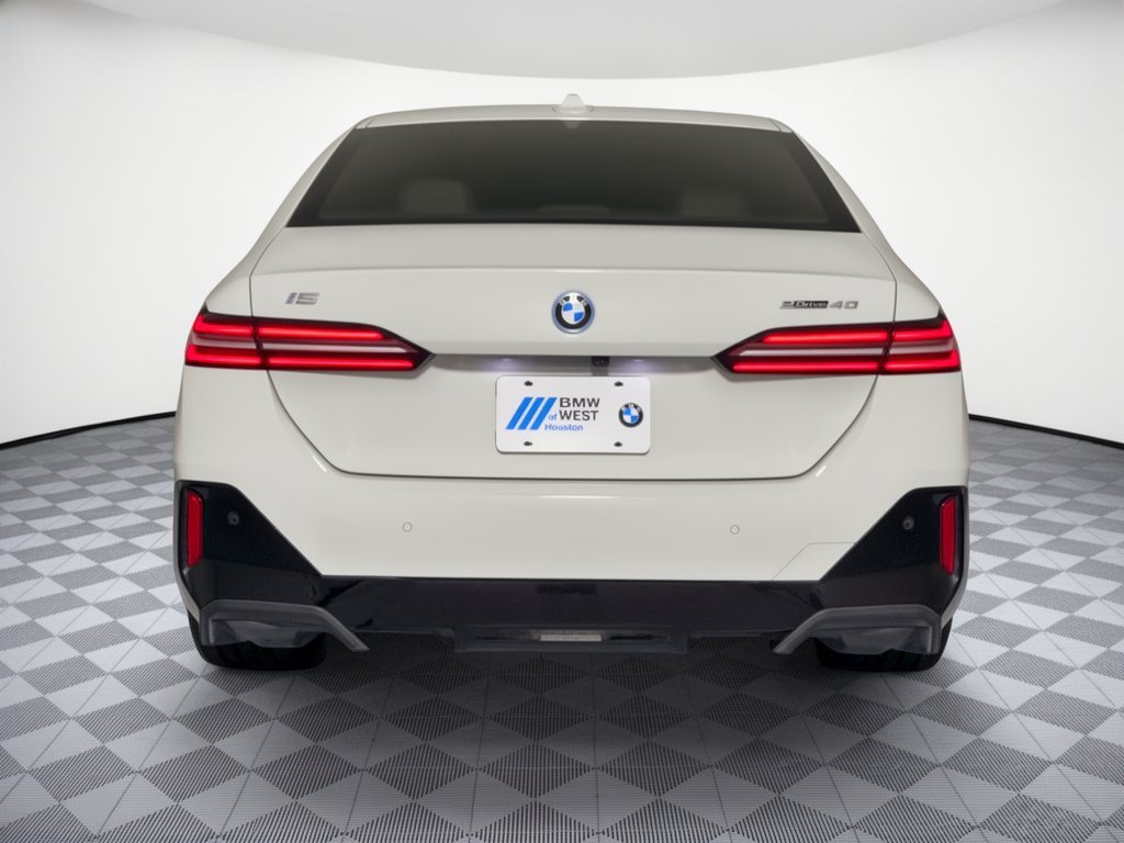 Used 2026 BMW i5 eDrive40 w/ M Sport Package RWD image 11