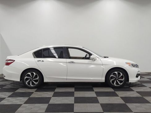 Used 2016 Honda Accord EX image 8