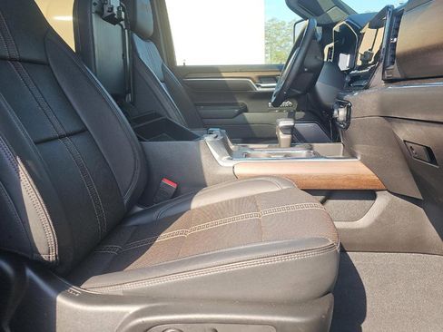 Used 2024 Chevrolet Silverado 1500 High Country w/ High Country Premium Package image 5