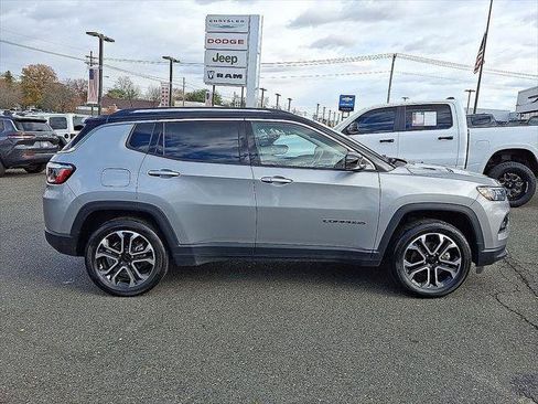 Certified 2022 Jeep Compass Limited w/ Sun and Sound Group AWD/4WD image 15