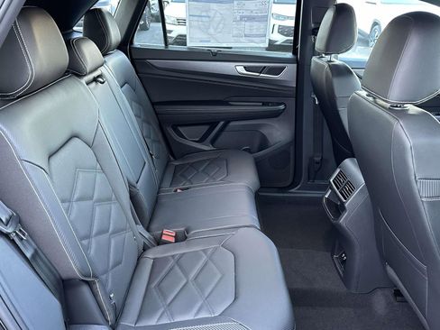 New 2026 Volkswagen Atlas Cross Sport SE image 15
