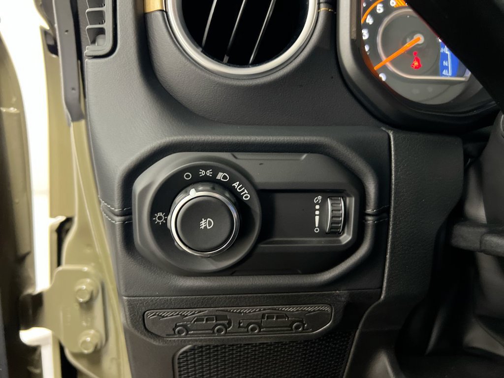 New 2026 Jeep Wrangler Unlimited Sahara AWD/4WD image 19