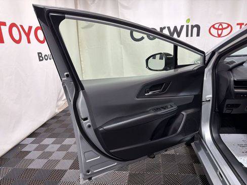 Used 2025 Toyota Prius Limited image 21