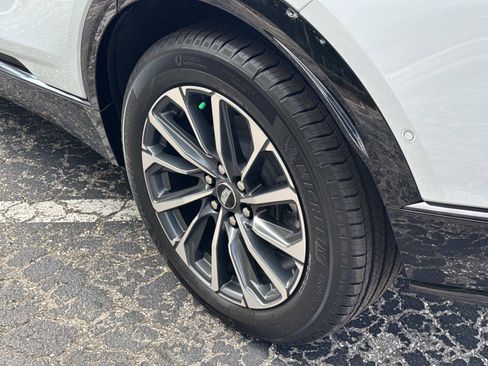 Certified 2026 Cadillac Lyriq Sport AWD/4WD image 12
