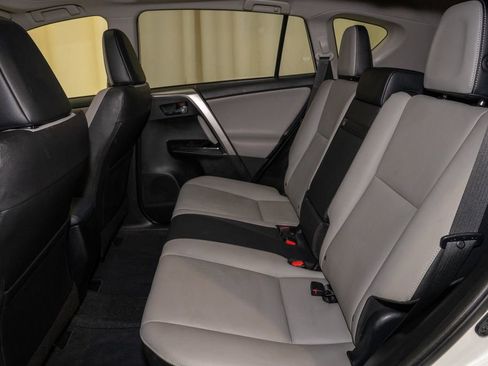 Used 2016 Toyota RAV4 Limited image 8