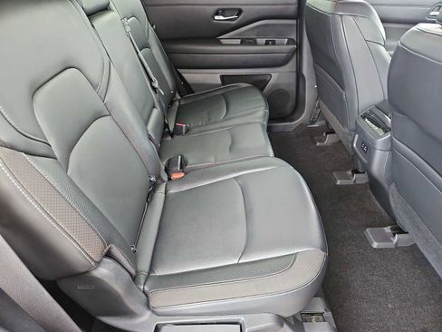 Used 2022 Nissan Pathfinder SL w/ SL Black Package image 21