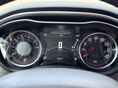Used 2019 Dodge Challenger SXT image 16