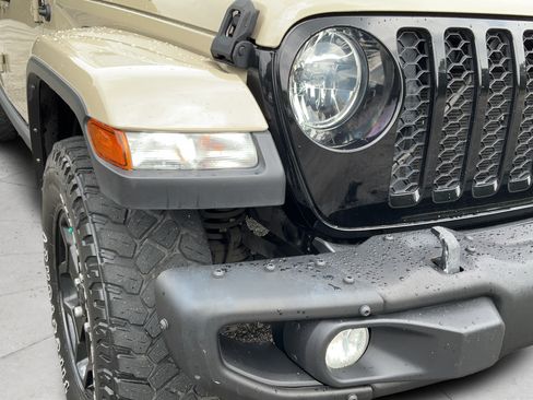 Used 2022 Jeep Gladiator Sport AWD/4WD image 31
