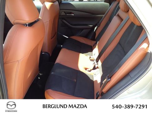 New 2025 MAZDA CX-30 Carbon image 8