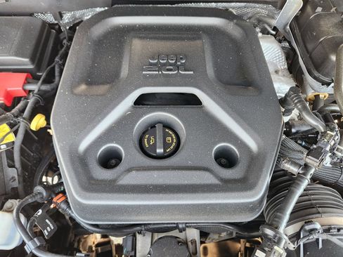 Used 2025 Jeep Wrangler Unlimited Rubicon AWD/4WD image 30