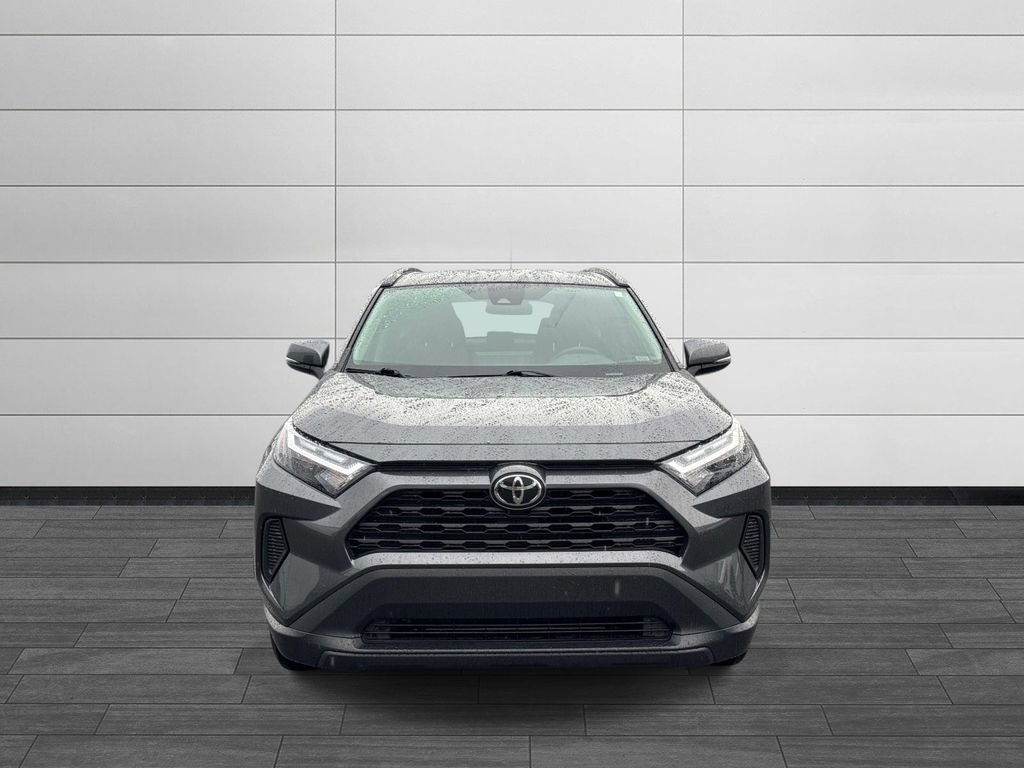 Used 2025 Toyota RAV4 XLE AWD/4WD image 8
