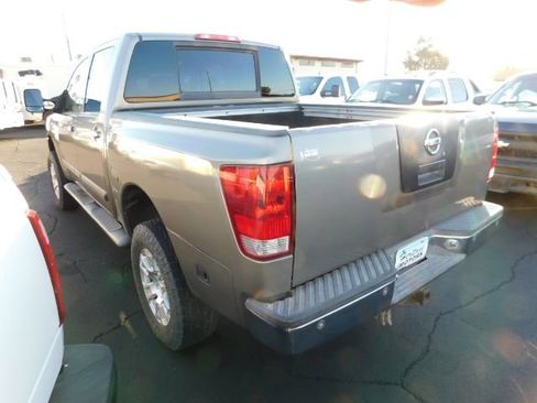Used 2006 Nissan Titan LE w/ (U01) Nissan Navigation Pkg image 4
