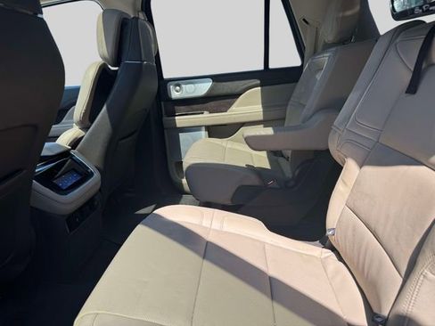 Used 2024 Lincoln Navigator L Reserve AWD/4WD image 15