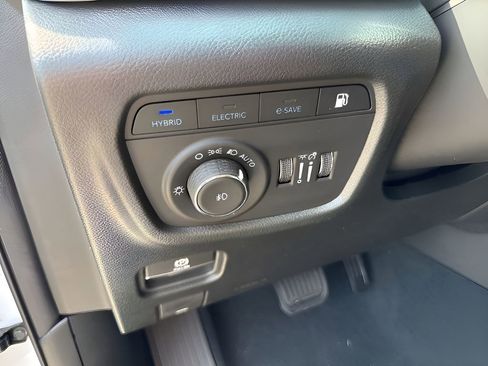 New 2025 Jeep Grand Cherokee Limited 4xe image 34